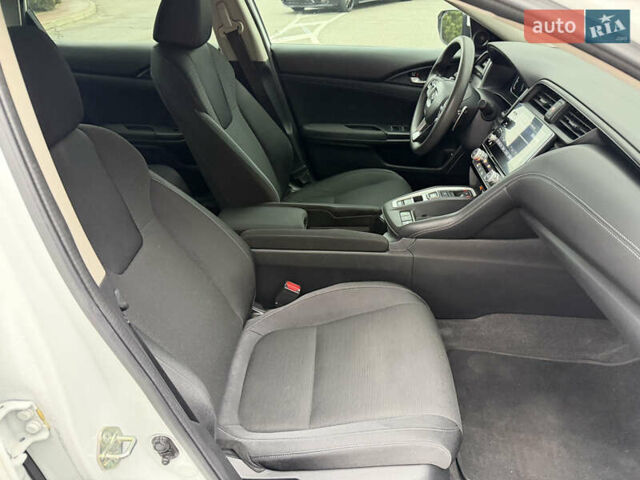 Белый Хонда Инсайт, объемом двигателя 1.5 л и пробегом 214 тыс. км за 15999 $, фото 30 на Automoto.ua