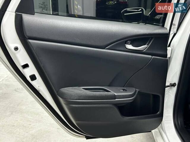 Белый Хонда Инсайт, объемом двигателя 1.5 л и пробегом 105 тыс. км за 18500 $, фото 17 на Automoto.ua