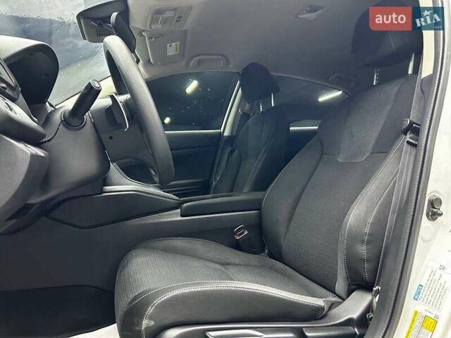 Белый Хонда Инсайт, объемом двигателя 1.5 л и пробегом 105 тыс. км за 18500 $, фото 7 на Automoto.ua