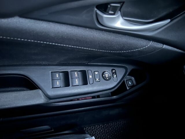 Белый Хонда Инсайт, объемом двигателя 1.5 л и пробегом 150 тыс. км за 15500 $, фото 17 на Automoto.ua