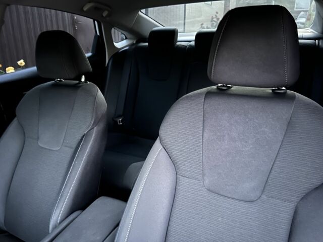 Белый Хонда Инсайт, объемом двигателя 1.5 л и пробегом 150 тыс. км за 15500 $, фото 12 на Automoto.ua