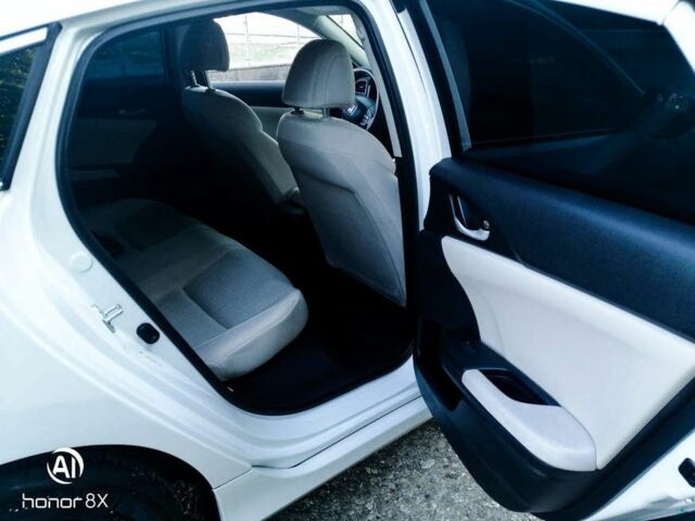 Белый Хонда Инсайт, объемом двигателя 0 л и пробегом 48 тыс. км за 11100 $, фото 8 на Automoto.ua