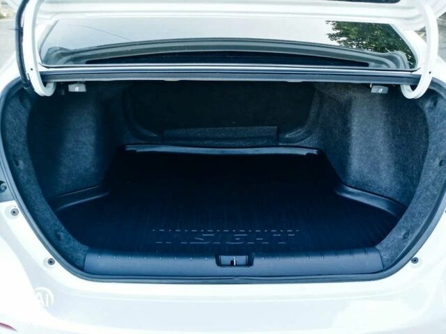 Белый Хонда Инсайт, объемом двигателя 0 л и пробегом 48 тыс. км за 11100 $, фото 7 на Automoto.ua