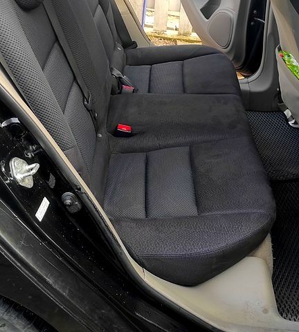 Черный Хонда Инсайт, объемом двигателя 1.3 л и пробегом 242 тыс. км за 7500 $, фото 7 на Automoto.ua