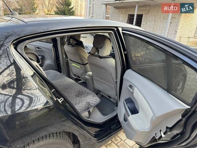 Черный Хонда Инсайт, объемом двигателя 1.34 л и пробегом 177 тыс. км за 9800 $, фото 7 на Automoto.ua