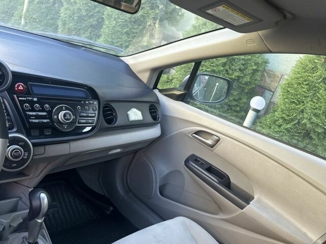 Черный Хонда Инсайт, объемом двигателя 1.3 л и пробегом 160 тыс. км за 7500 $, фото 6 на Automoto.ua