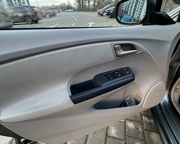 Чорний Хонда Інсайт, об'ємом двигуна 1.34 л та пробігом 221 тис. км за 7200 $, фото 16 на Automoto.ua