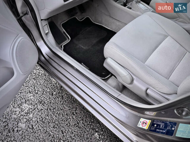 Коричневий Хонда Інсайт, об'ємом двигуна 1.3 л та пробігом 169 тис. км за 7700 $, фото 28 на Automoto.ua