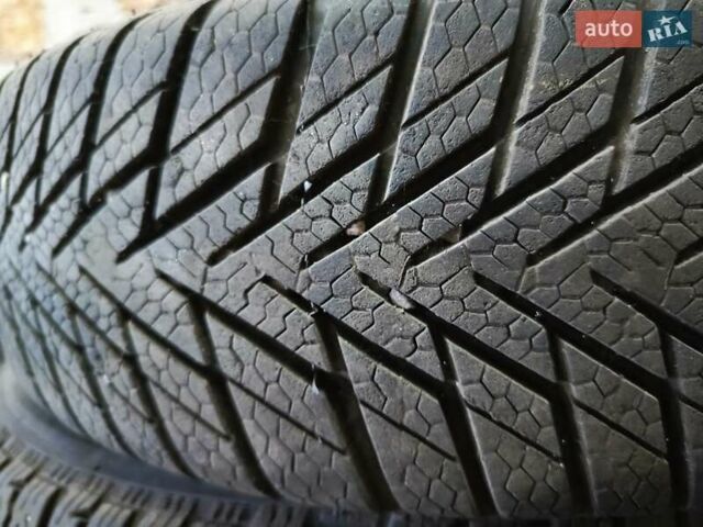 Красный Хонда Инсайт, объемом двигателя 1.3 л и пробегом 247 тыс. км за 5700 $, фото 25 на Automoto.ua