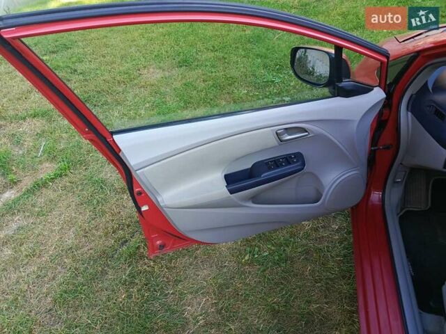 Красный Хонда Инсайт, объемом двигателя 1.3 л и пробегом 247 тыс. км за 6800 $, фото 9 на Automoto.ua