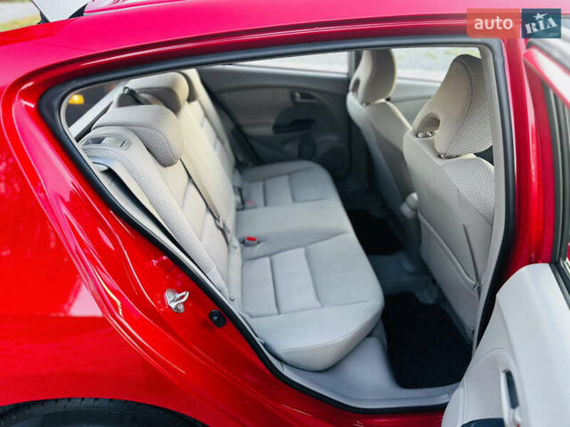 Червоний Хонда Інсайт, об'ємом двигуна 1.3 л та пробігом 37 тис. км за 8550 $, фото 30 на Automoto.ua