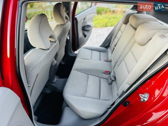 Красный Хонда Инсайт, объемом двигателя 1.3 л и пробегом 37 тыс. км за 8350 $, фото 33 на Automoto.ua