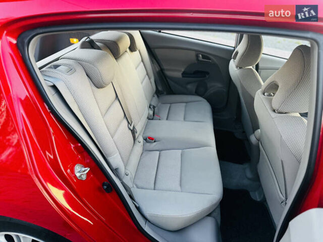 Красный Хонда Инсайт, объемом двигателя 1.3 л и пробегом 37 тыс. км за 8499 $, фото 31 на Automoto.ua