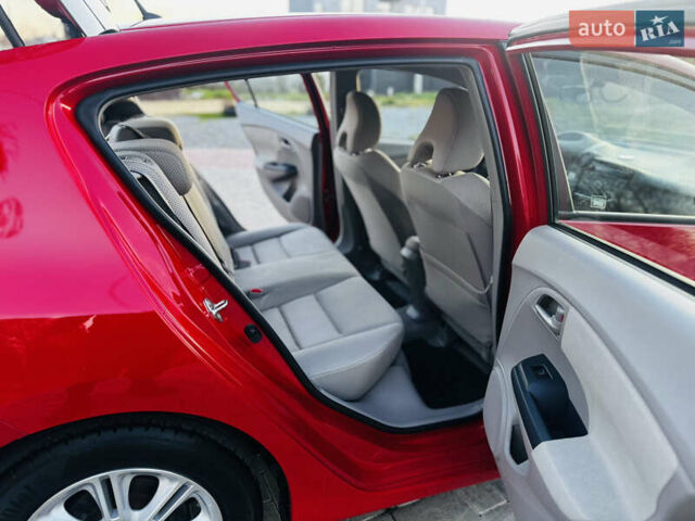 Красный Хонда Инсайт, объемом двигателя 1.3 л и пробегом 37 тыс. км за 8499 $, фото 37 на Automoto.ua