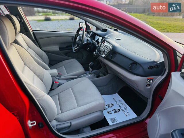 Красный Хонда Инсайт, объемом двигателя 1.3 л и пробегом 37 тыс. км за 8350 $, фото 37 на Automoto.ua