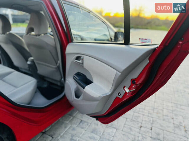 Червоний Хонда Інсайт, об'ємом двигуна 1.3 л та пробігом 37 тис. км за 8550 $, фото 36 на Automoto.ua