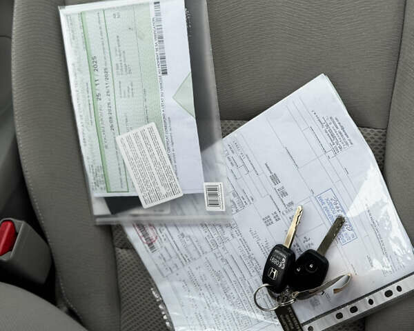 Красный Хонда Инсайт, объемом двигателя 1.3 л и пробегом 38 тыс. км за 8200 $, фото 44 на Automoto.ua