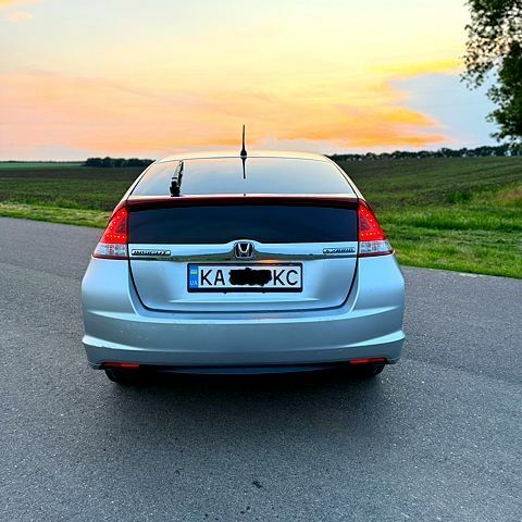 Хонда Инсайт, объемом двигателя 1.3 л и пробегом 200 тыс. км за 6800 $, фото 4 на Automoto.ua