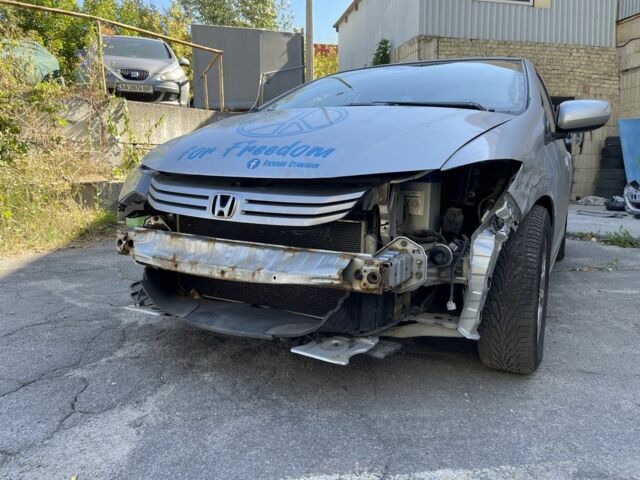 Сірий Хонда Інсайт, об'ємом двигуна 1.3 л та пробігом 338 тис. км за 4799 $, фото 18 на Automoto.ua