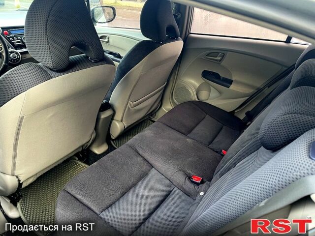 Сірий Хонда Інсайт, об'ємом двигуна 1.3 л та пробігом 29000 тис. км за 5850 $, фото 6 на Automoto.ua