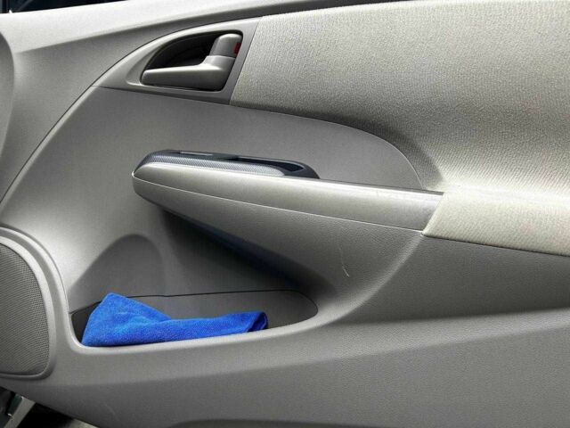 Серый Хонда Инсайт, объемом двигателя 1.4 л и пробегом 222 тыс. км за 7800 $, фото 17 на Automoto.ua