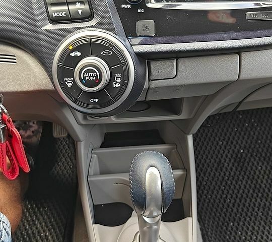 Сірий Хонда Інсайт, об'ємом двигуна 1.3 л та пробігом 180 тис. км за 5400 $, фото 18 на Automoto.ua