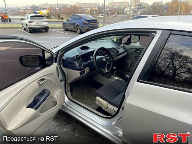 Сірий Хонда Інсайт, об'ємом двигуна 1.3 л та пробігом 29000 тис. км за 5850 $, фото 7 на Automoto.ua