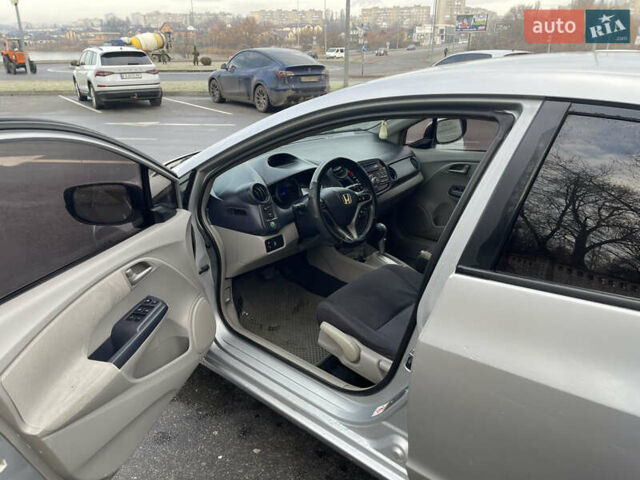 Серый Хонда Инсайт, объемом двигателя 1.3 л и пробегом 295 тыс. км за 4999 $, фото 8 на Automoto.ua