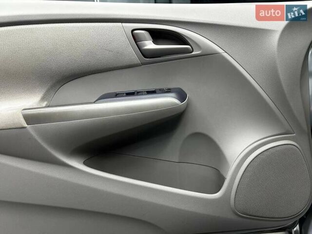 Серый Хонда Инсайт, объемом двигателя 1.34 л и пробегом 222 тыс. км за 7800 $, фото 6 на Automoto.ua