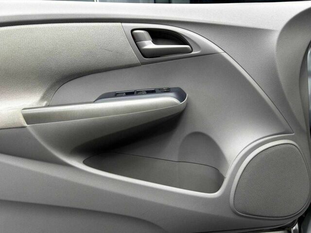 Серый Хонда Инсайт, объемом двигателя 1.4 л и пробегом 222 тыс. км за 7800 $, фото 6 на Automoto.ua