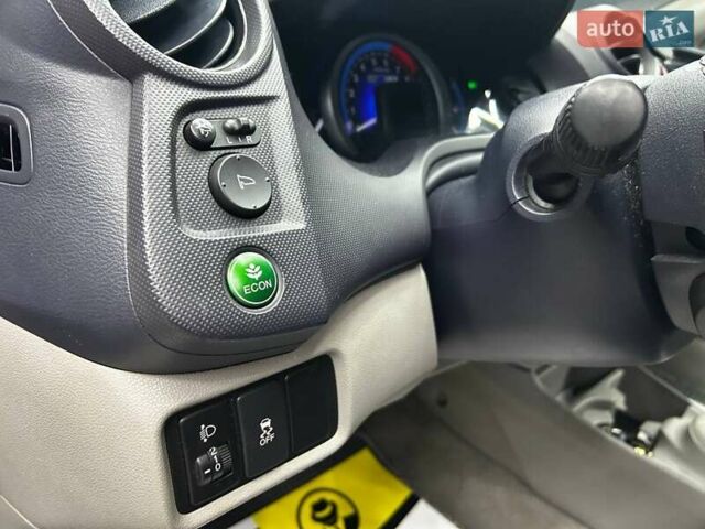 Серый Хонда Инсайт, объемом двигателя 1.34 л и пробегом 222 тыс. км за 7800 $, фото 8 на Automoto.ua