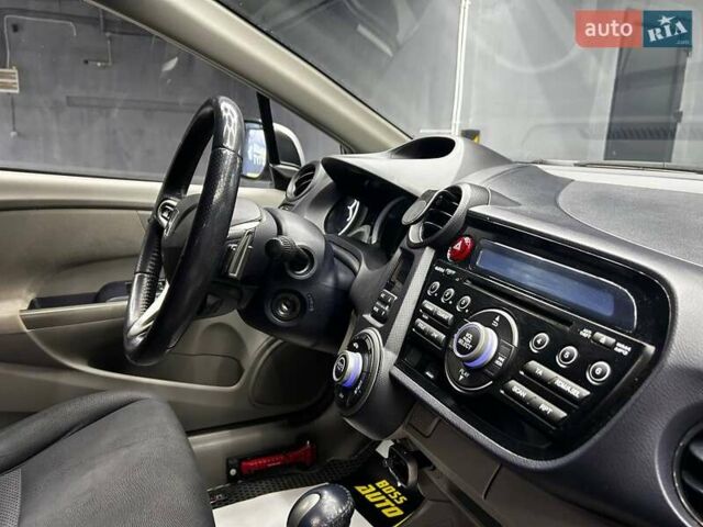 Серый Хонда Инсайт, объемом двигателя 1.34 л и пробегом 222 тыс. км за 7800 $, фото 21 на Automoto.ua