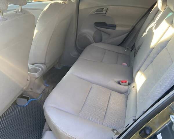 Серый Хонда Инсайт, объемом двигателя 1.34 л и пробегом 317 тыс. км за 5800 $, фото 5 на Automoto.ua