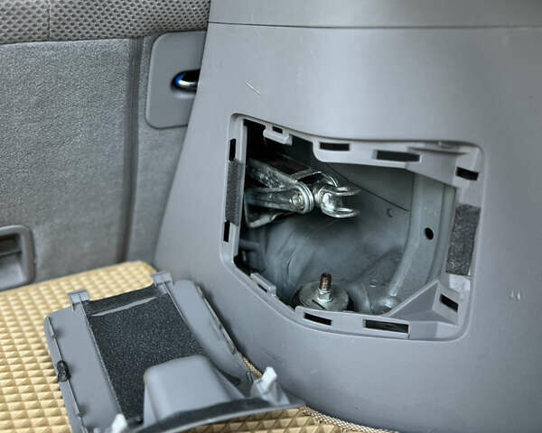 Сірий Хонда Інсайт, об'ємом двигуна 1.34 л та пробігом 288 тис. км за 6900 $, фото 27 на Automoto.ua