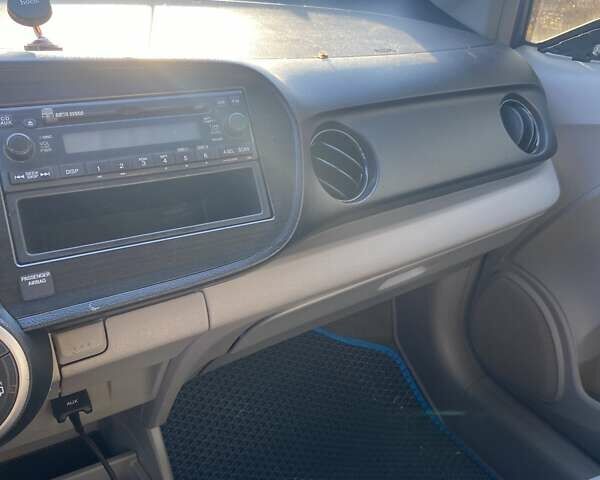 Серый Хонда Инсайт, объемом двигателя 1.34 л и пробегом 317 тыс. км за 5800 $, фото 3 на Automoto.ua