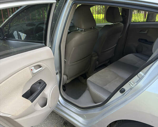 Сірий Хонда Інсайт, об'ємом двигуна 1.3 л та пробігом 300 тис. км за 6100 $, фото 18 на Automoto.ua