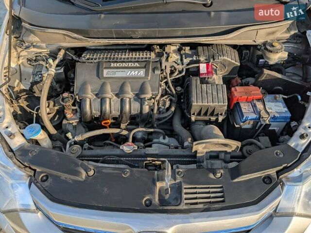 Серый Хонда Инсайт, объемом двигателя 1.3 л и пробегом 108 тыс. км за 9500 $, фото 8 на Automoto.ua