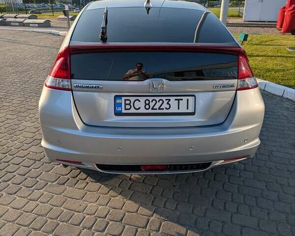 Серый Хонда Инсайт, объемом двигателя 1.3 л и пробегом 108 тыс. км за 9500 $, фото 3 на Automoto.ua