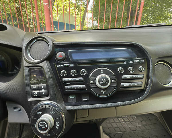 Сірий Хонда Інсайт, об'ємом двигуна 1.3 л та пробігом 300 тис. км за 6100 $, фото 24 на Automoto.ua