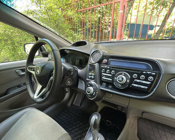 Сірий Хонда Інсайт, об'ємом двигуна 1.3 л та пробігом 300 тис. км за 6100 $, фото 21 на Automoto.ua