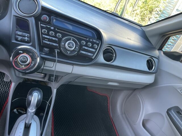 Хонда Инсайт 2012 в Одессе на Automoto.ua Серый Хонда Инсайт, объемом двигателя 1.3 л и пробегом 327 тыс. км за 5000 $, фото 19 на Automoto.ua