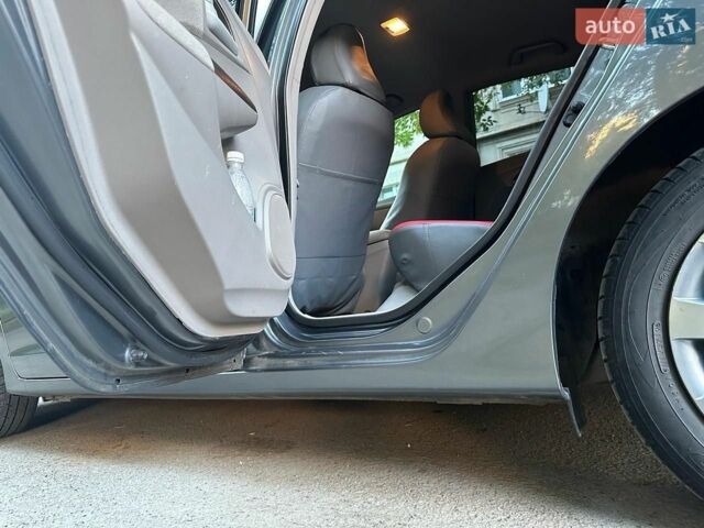 Сірий Хонда Інсайт, об'ємом двигуна 1.34 л та пробігом 175 тис. км за 8000 $, фото 20 на Automoto.ua