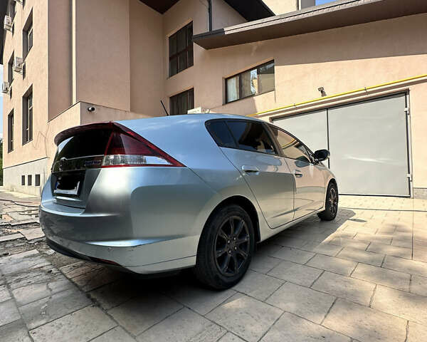 Серый Хонда Инсайт, объемом двигателя 1.3 л и пробегом 135 тыс. км за 8000 $, фото 2 на Automoto.ua
