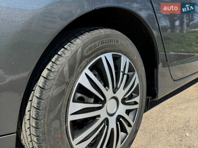 Сірий Хонда Інсайт, об'ємом двигуна 1.34 л та пробігом 168 тис. км за 7900 $, фото 17 на Automoto.ua