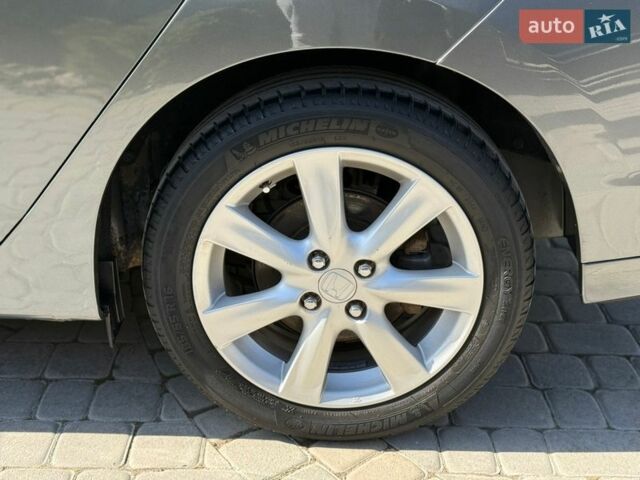 Серый Хонда Инсайт, объемом двигателя 1.3 л и пробегом 177 тыс. км за 10000 $, фото 52 на Automoto.ua