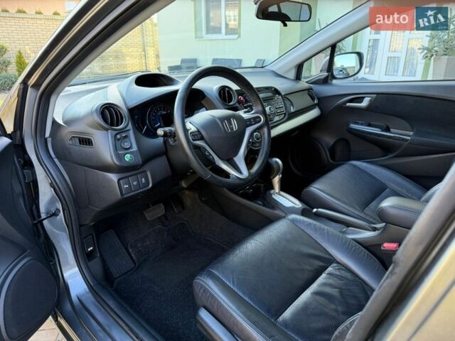 Серый Хонда Инсайт, объемом двигателя 1.3 л и пробегом 177 тыс. км за 10000 $, фото 58 на Automoto.ua
