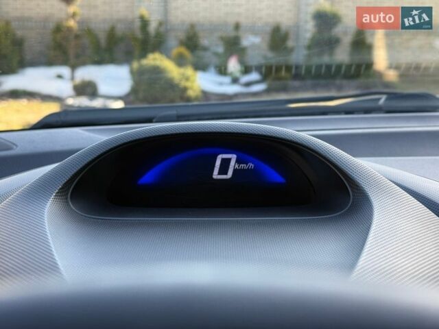 Серый Хонда Инсайт, объемом двигателя 1.3 л и пробегом 177 тыс. км за 10000 $, фото 71 на Automoto.ua