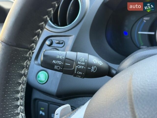 Серый Хонда Инсайт, объемом двигателя 1.3 л и пробегом 177 тыс. км за 10000 $, фото 66 на Automoto.ua