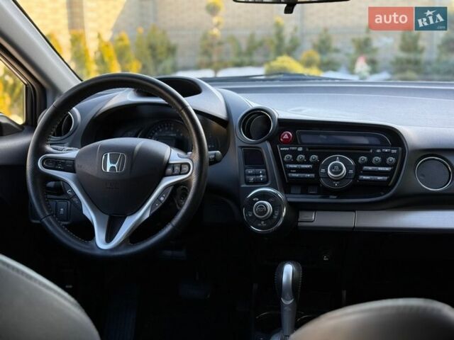 Серый Хонда Инсайт, объемом двигателя 1.3 л и пробегом 177 тыс. км за 10000 $, фото 4 на Automoto.ua