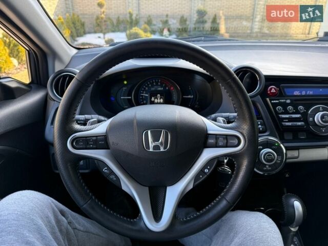 Серый Хонда Инсайт, объемом двигателя 1.3 л и пробегом 177 тыс. км за 10000 $, фото 62 на Automoto.ua